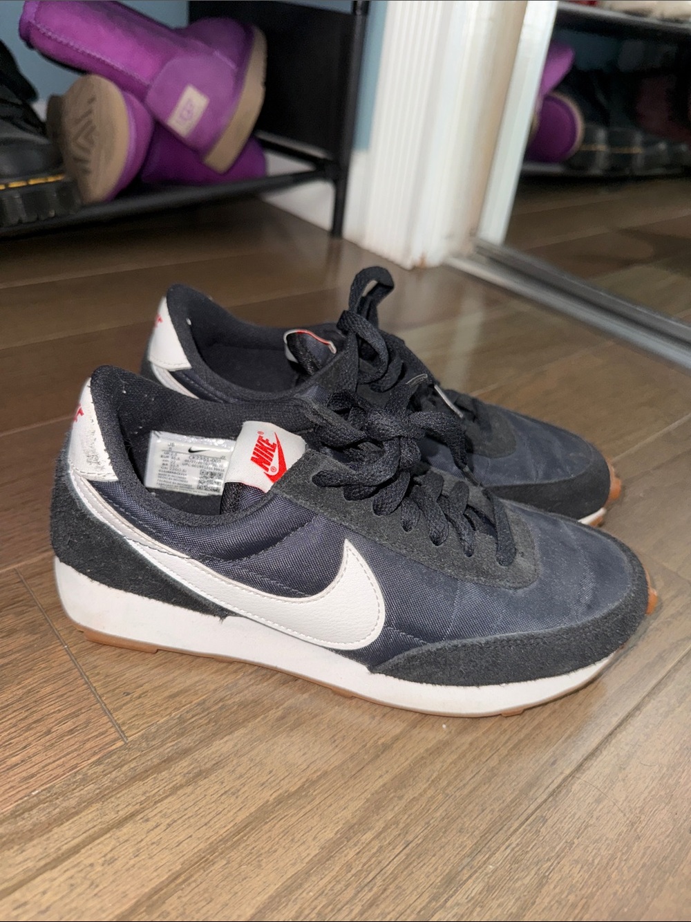Nike Men’s Black and White Retro Trail Sneakers